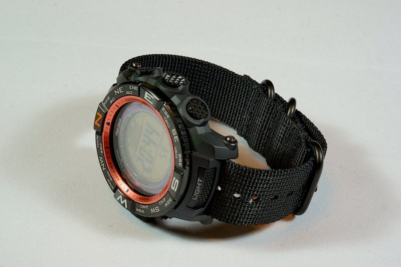 casio-prw-3500-4cr-12.jpg.420fb2747fcb41caca1dc0fd79c3a19c.jpg