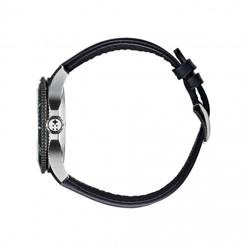 1589040921_ChristopherWardC60Trident300QuartzBlackBezel03.jpeg.79ca6302efea83632161af061d98a4c4.jpeg