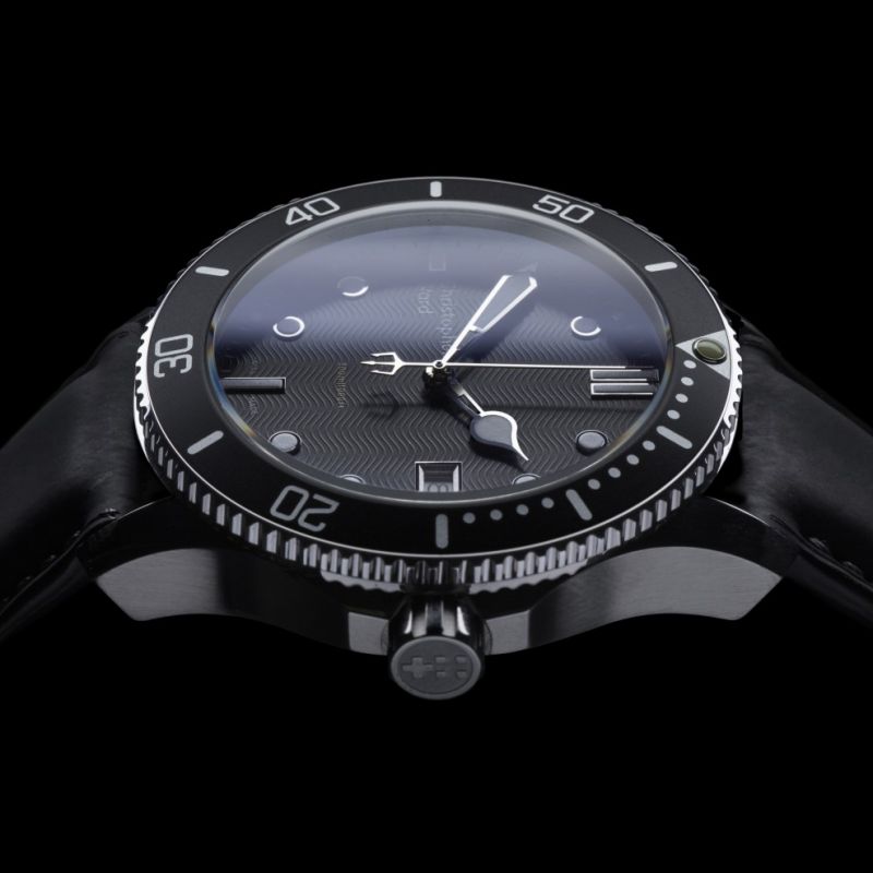679303362_ChristopherWardC60Trident300QuartzBlackBezel04.jpeg.3da45004e6377af7a7771f57a11a8fde.jpeg