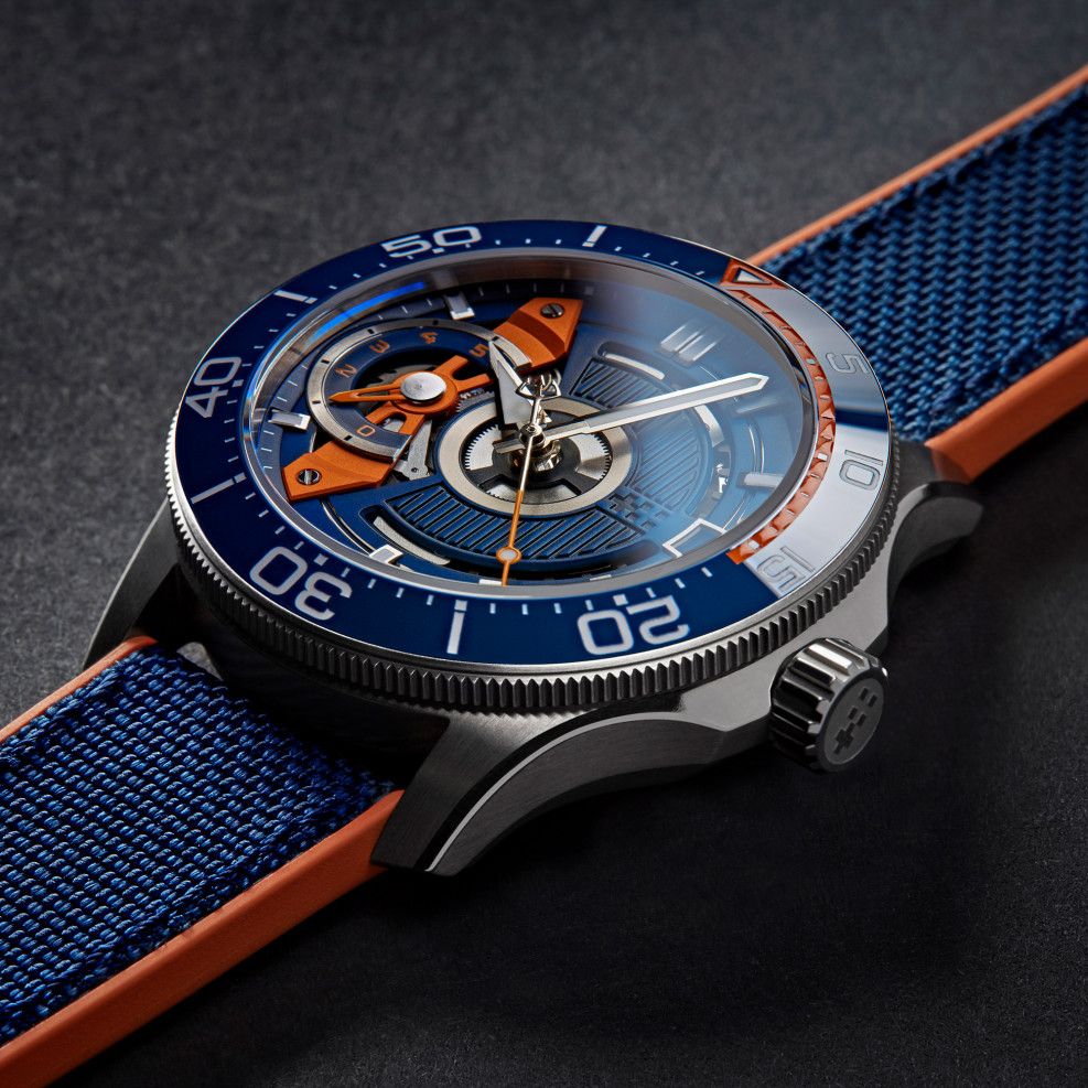 Christopher_Ward_C60_Apex_Limited_Edition_01.jpg.0f378c95770b6d345cc025394a4b427b.jpg