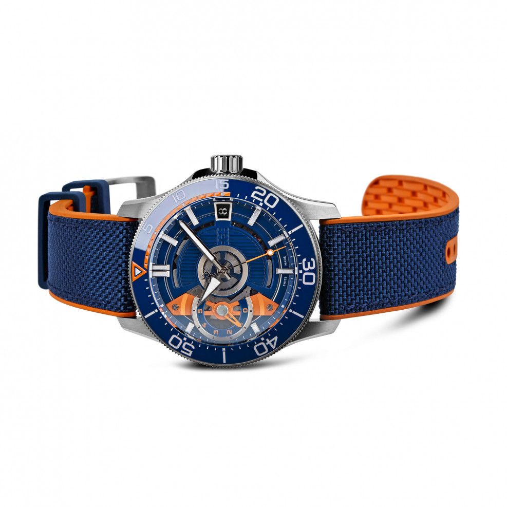 Christopher_Ward_C60_Apex_Limited_Edition_03.jpg.8022c5774d3a505b8a2240105e0bdac0.jpg
