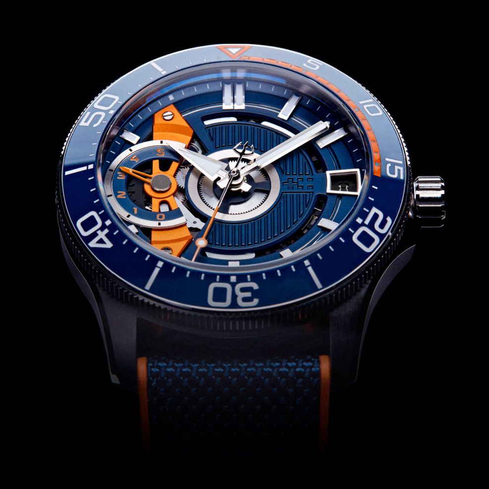 Christopher_Ward_C60_Apex_Limited_Edition_07.jpg.8990f7f8655472c11ea83e8a4fd632cf.jpg