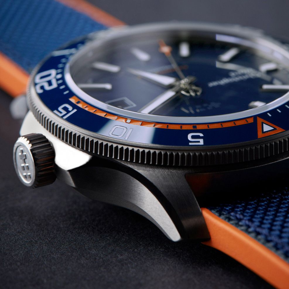 Christopher_Ward_C60_Trident_Elite_1000_03.jpg.d32a3d5ef9204fad94c744d3839f4e8e.jpg