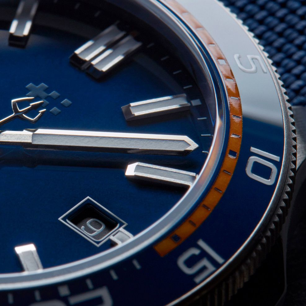 Christopher_Ward_C60_Trident_Elite_1000_09.jpg.3f06b231b196e0d2178c5cc6933d0cfe.jpg