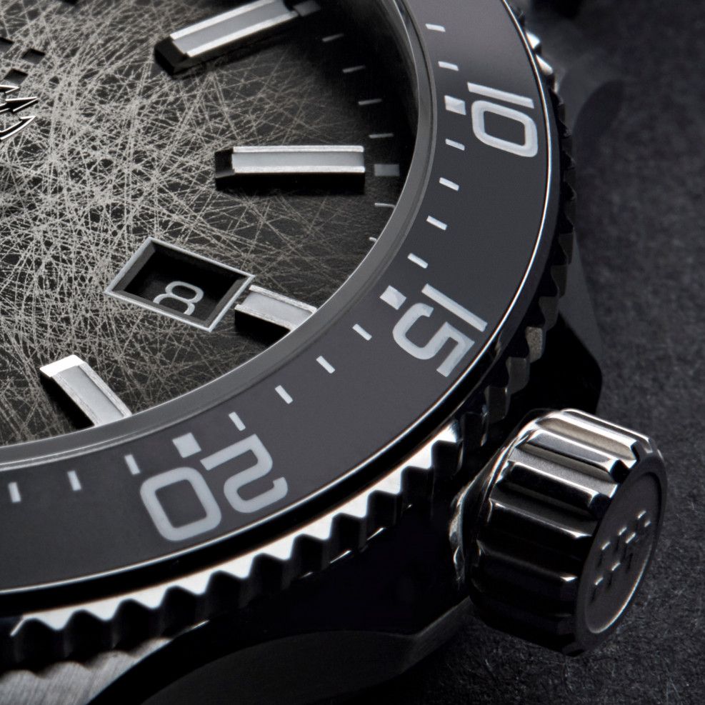 Christopher_Ward_C60_Trident_Ombre_COSC_Limited_Edition_06.jpg.857d0ad996800641a6c62fa9e6aa6882.jpg