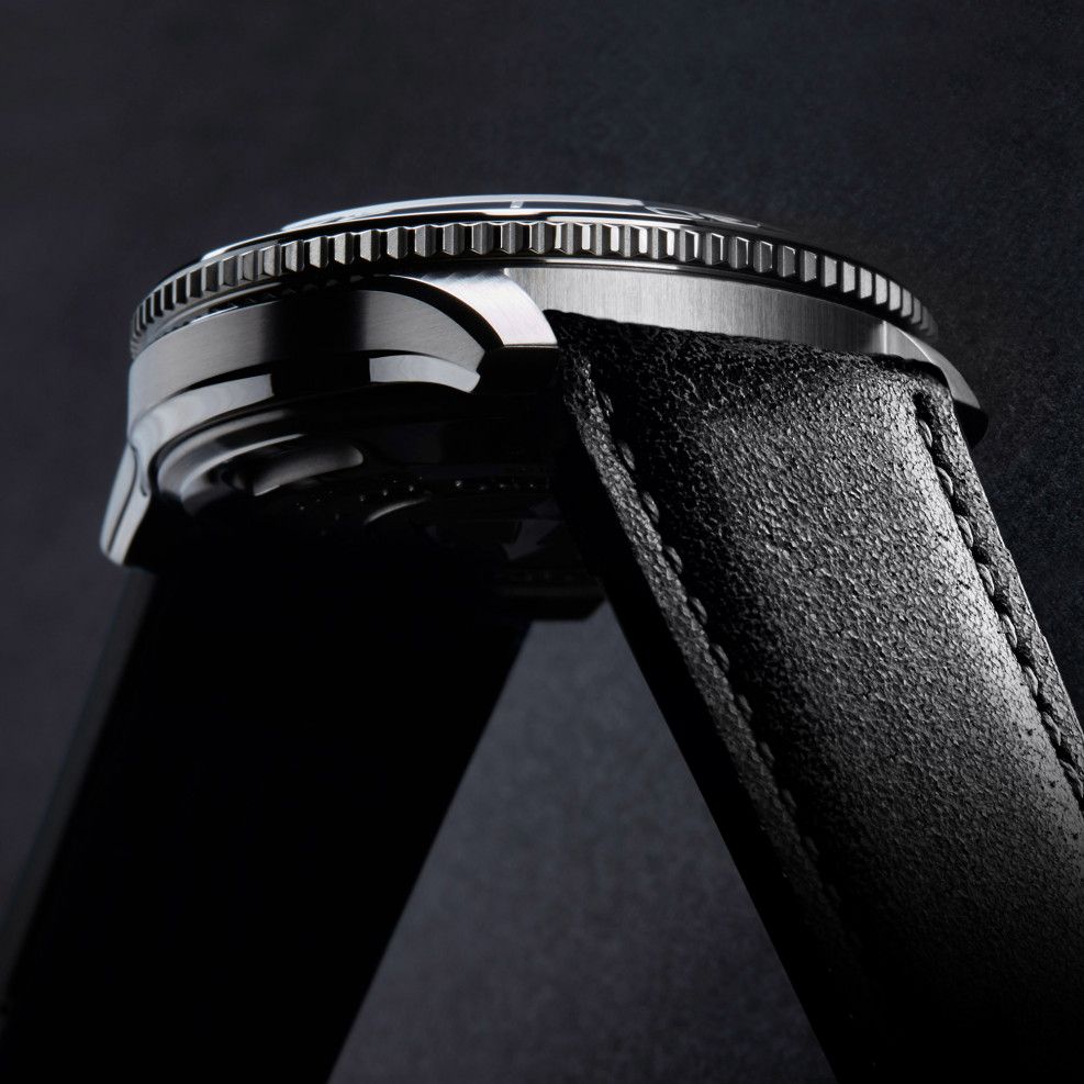 Christopher_Ward_C60_Trident_Ombre_COSC_Limited_Edition_10.jpg.48bd8dfd670b98a67170cd2b1c89e3ff.jpg