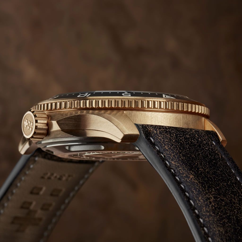 1060772603_C60-Trident-Bronze-Ombr-COSC-Limited-Edition-Mk3-4.jpg.7c0cde6420234e7b4b9bb58dffc2a596.jpg