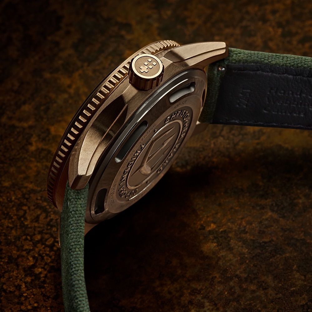 276379980_Christopher-Ward-C60-Bronze-Ombre-Green-COSC-LE-07.jpg.ff31171488776a7776a9a59638cf7eb5.jpg
