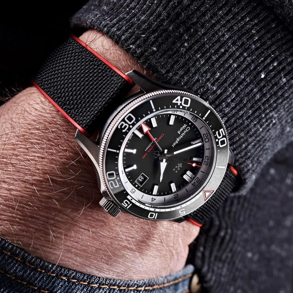Christopher-Ward-C60-Elite-GMT-Black-7.jpeg.8054e8c512271a7c4588f164ed3290dd.jpeg