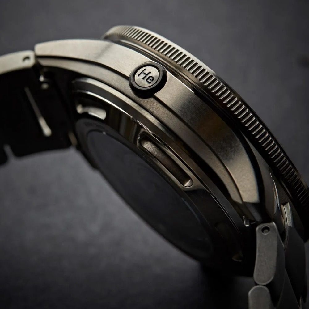 Christopher-Ward-C60-Elite-GMT-Blue-Bracelet-5.jpeg.042cebe39742378f1eeae3383e5a8bce.jpeg