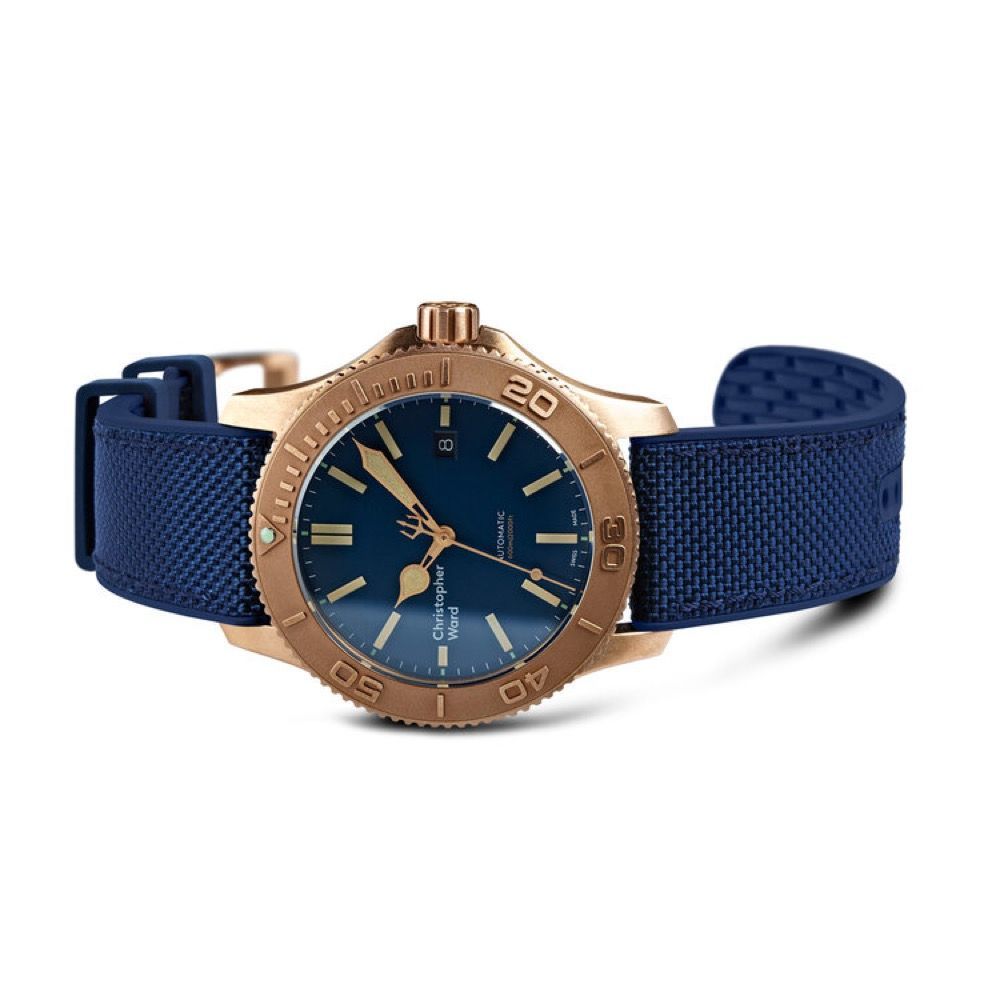christopher-ward-c60-bronze-mk2-03.jpg.00dd1badf9a1f4448b94f3641ed42ffb.jpg
