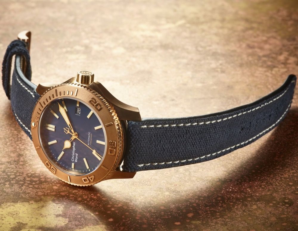 christopher-ward-c60-bronze-mk2-08.jpg.c062021ec13ca60c33e14b6881f364d5.jpg