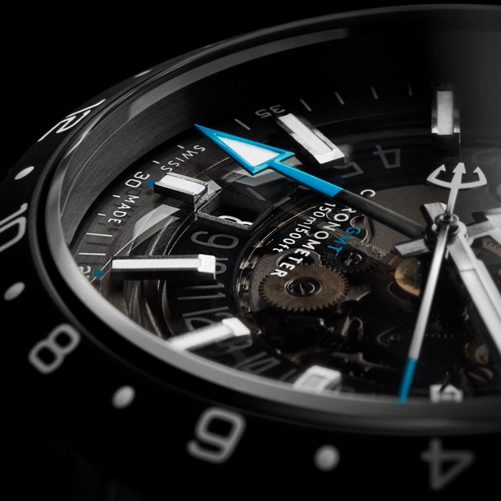 C63-Sapphire-GMT-COSC-LE-Christopher-Ward-05.jpg.fa676b867585a10fe3ed7eb5c567a6e4.jpg