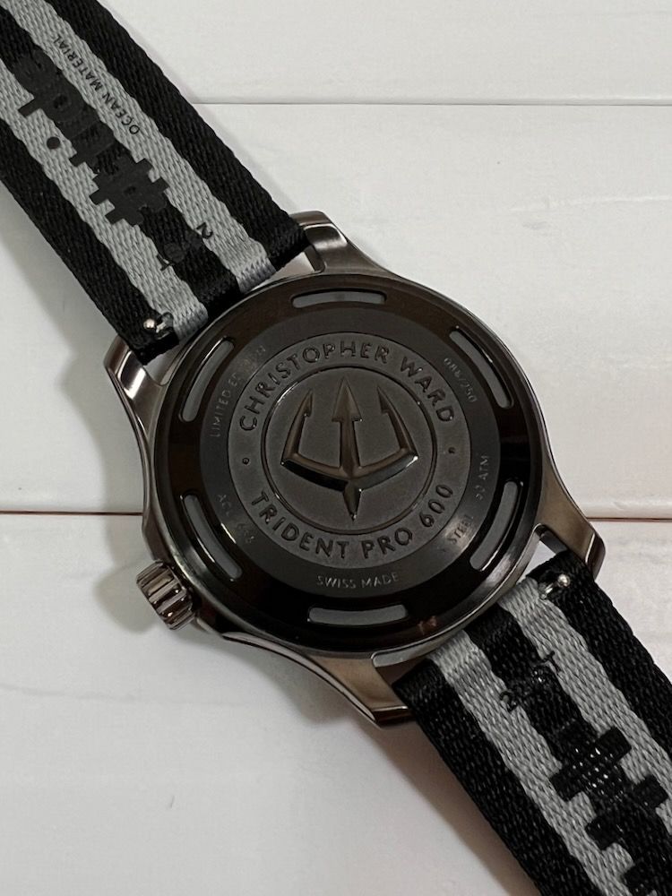 c60-graphite-review-christopher-ward-3.jpeg.d5225fc55a44ff297b4a40674a12e7ad.jpeg