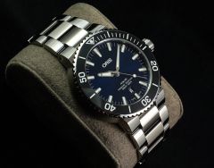 2017 Oris Aquis 43.5mm blue sunray dial
