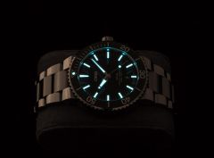 2017 Oris Aquis 43.5mm blue sunray dial
