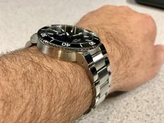 2017 Oris Aquis 43.5mm blue sunray dial