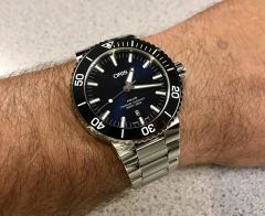 2017 Oris Aquis 43.5mm blue sunray dial