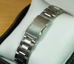 Casio Oceanus OCW-S100-1AJF 4.jpg