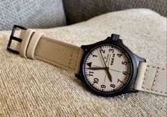 DA20 on Barton Canvas strap