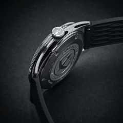 Christopher-Ward-C65-Trident-Automatic-Black-Red-05.jpg