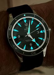 Omega-Seamaster-300-MC-Lume.jpeg